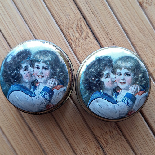 Runde vintage pillendose - 2x,